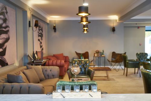 Free A stylish and modern living room showcasing elegant interior design and contemporary furniture. Stock Photo