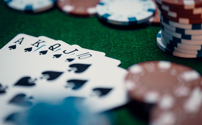 Online Casino: Spielautomaten und Live-Spiele im Überblick