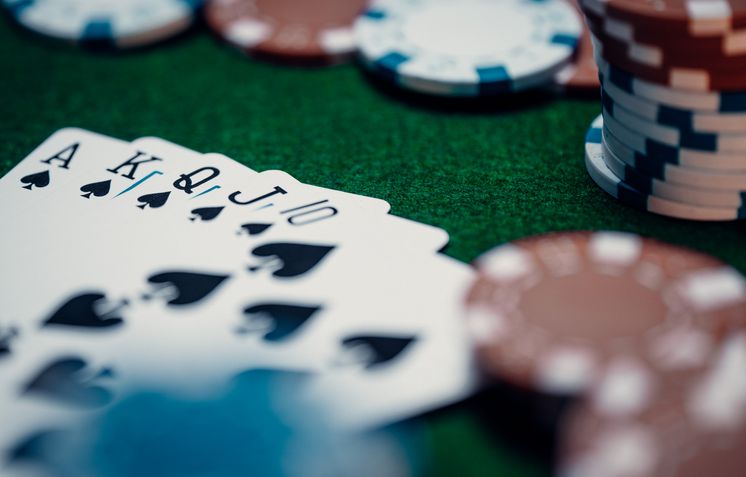 Online Casino: Spielautomaten und Live-Spiele im Überblick