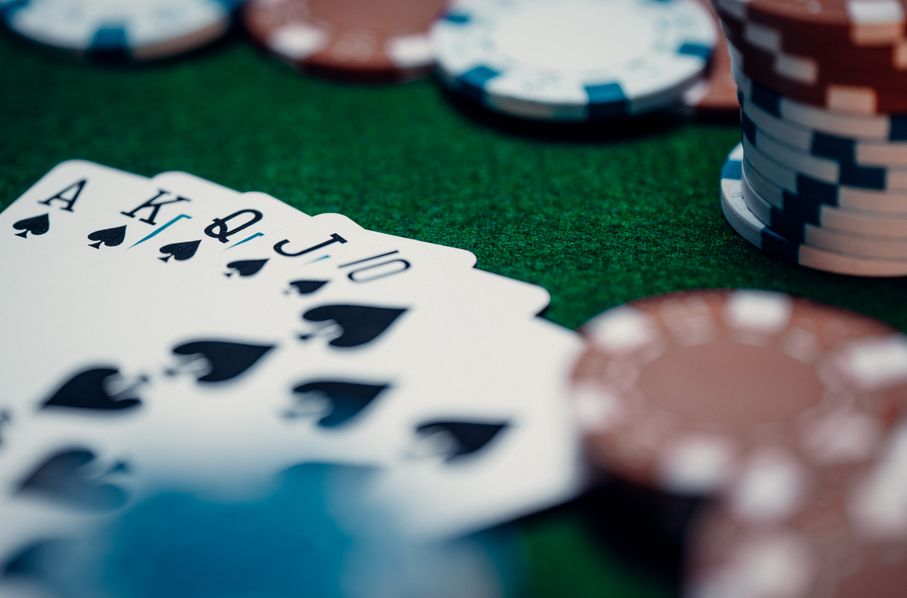 Online Casino: Spielautomaten und Live-Spiele im Überblick