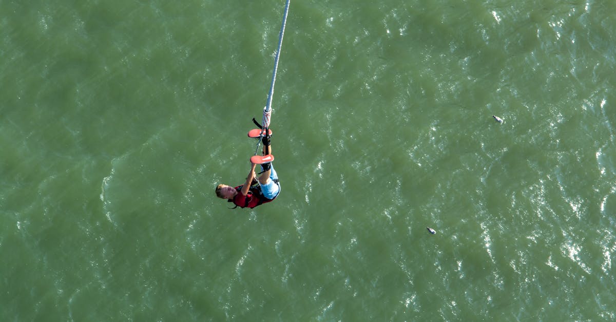 Initiation au saut à l'élastique : ce qu'il faut savoir