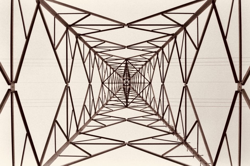 Power grid connections pattern