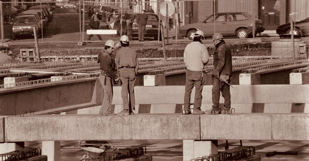 Laborer Pictures Laborers at a Construction Site · Free Stock Photo