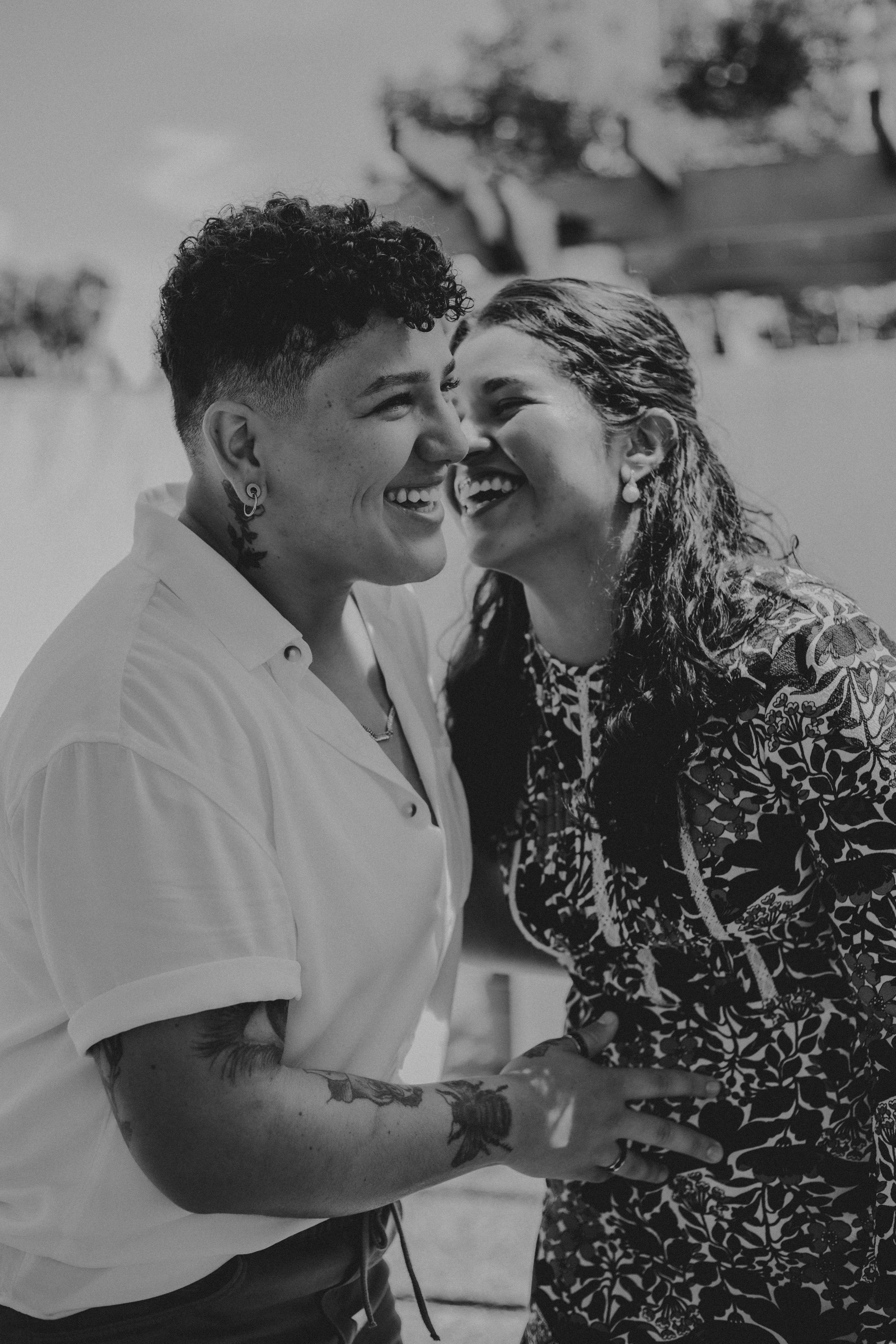 Man and Woman Faces in Black and White · Free Stock Photo