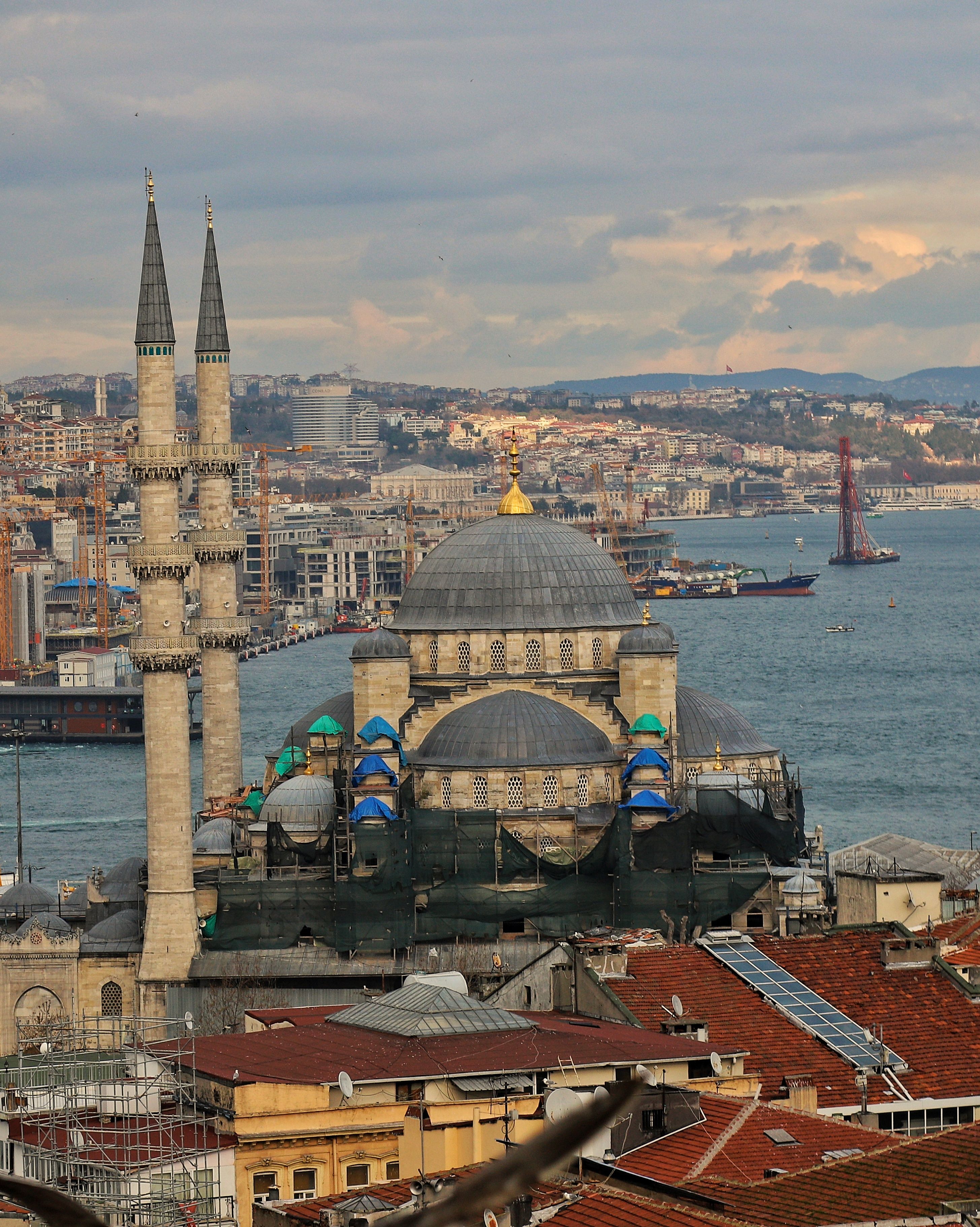 Minarets and Mosque in City · Free Stock Photo