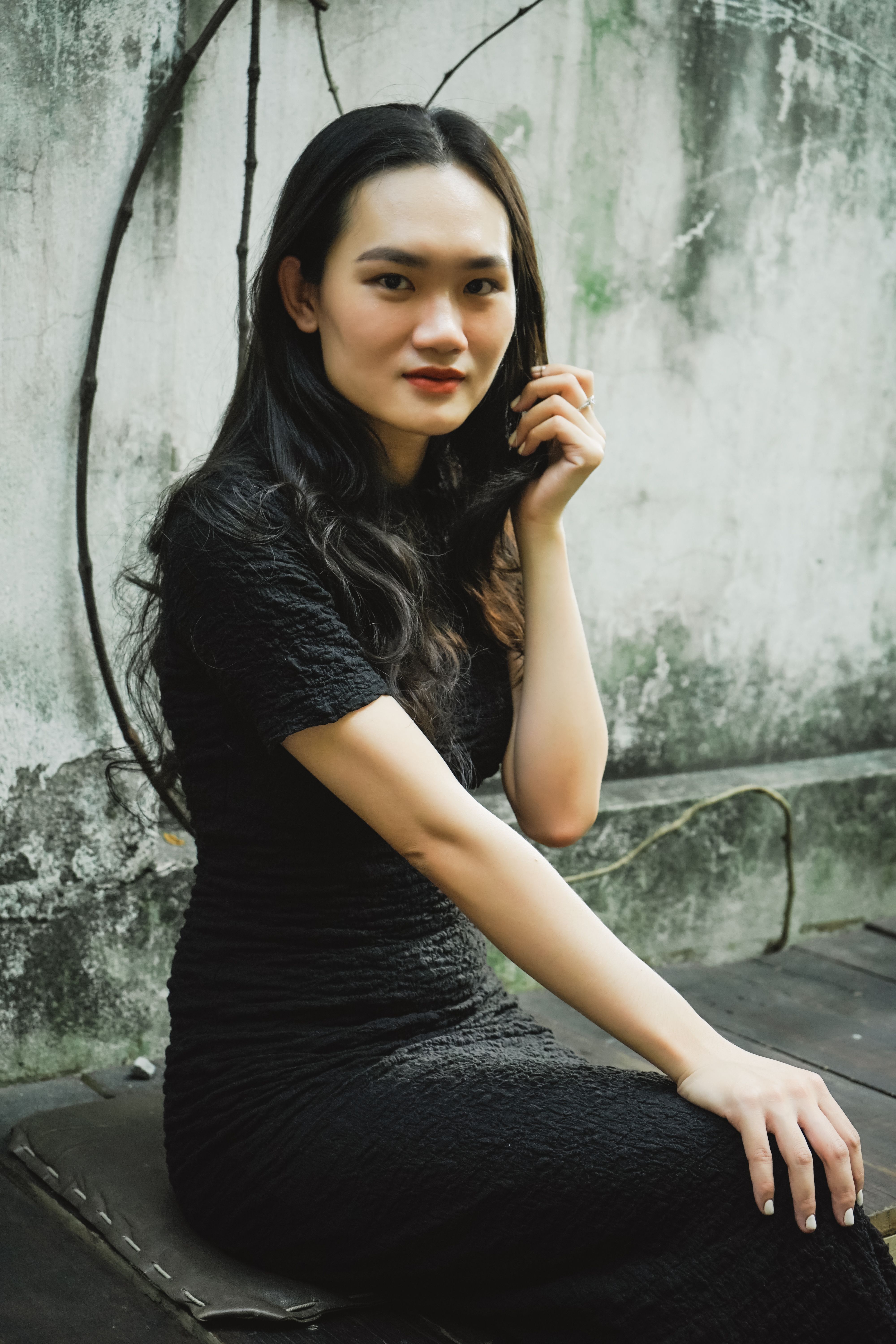 beeg black dress Sleeveless Crepe Button-Front Mini Dress