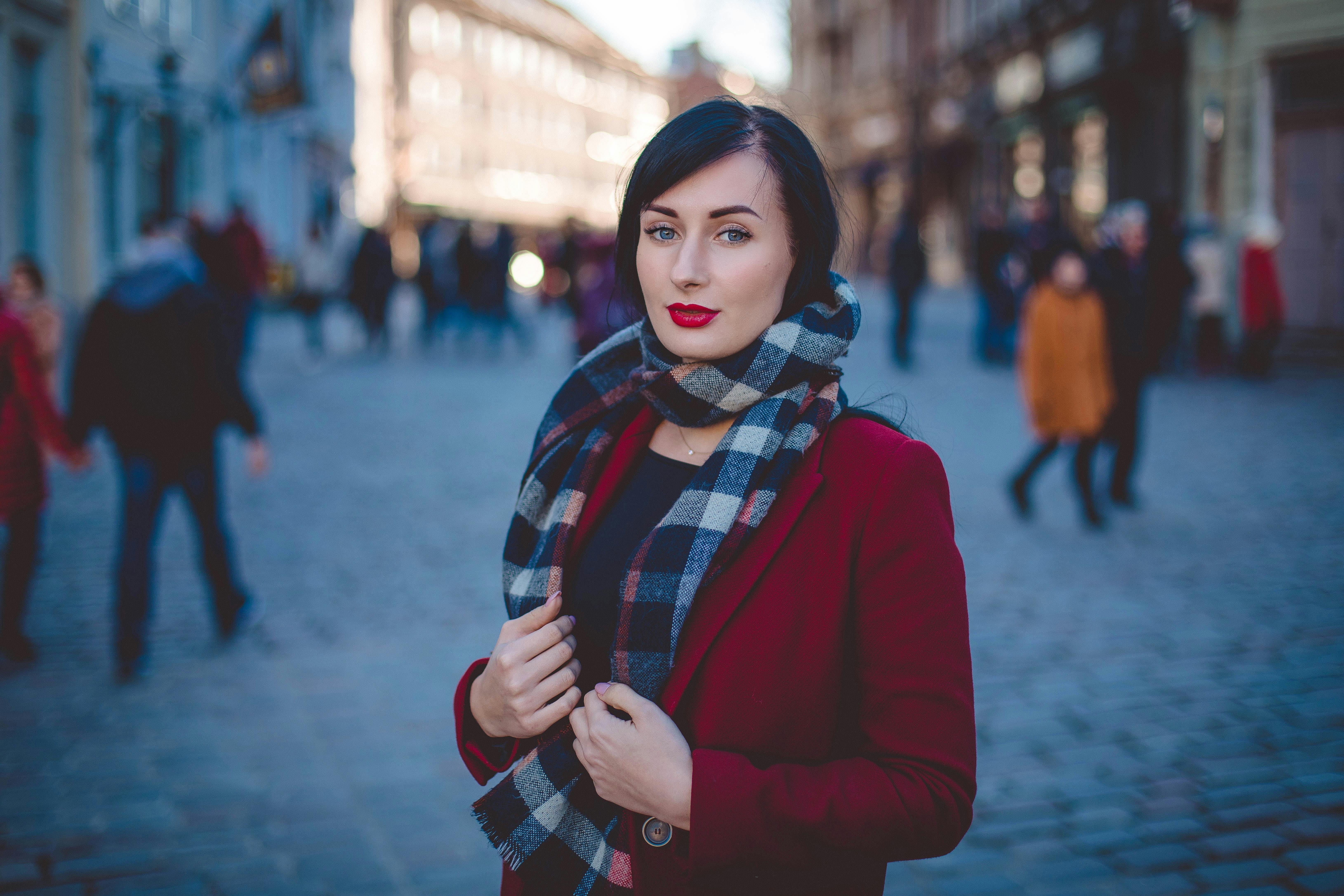 De franc Foto d'estoc gratuïta de @outdoor, a l'aire lliure retrat, abric vermell Foto d'estoc
