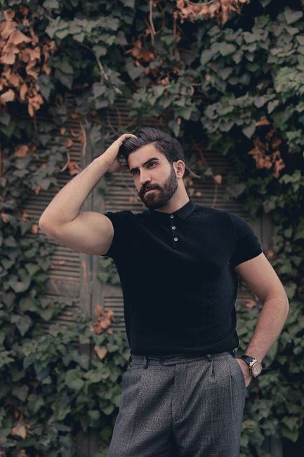 Polo nera in maglia e pantaloni a quadri, il mio classico che piace sempre
#styleinspo #black #poloshirt #pants