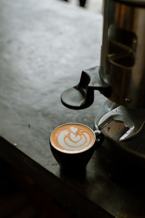 Kostnadsfri bild av cappuccino, dryck, hjärtformar