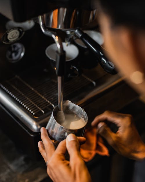 Kostnadsfri bild av bartender, cappuccino, grädde