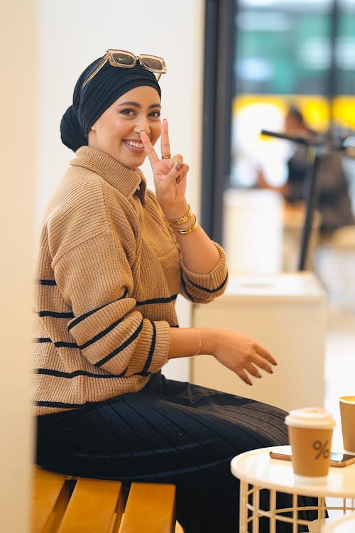 Gratis lagerfoto af bænk, bord, café