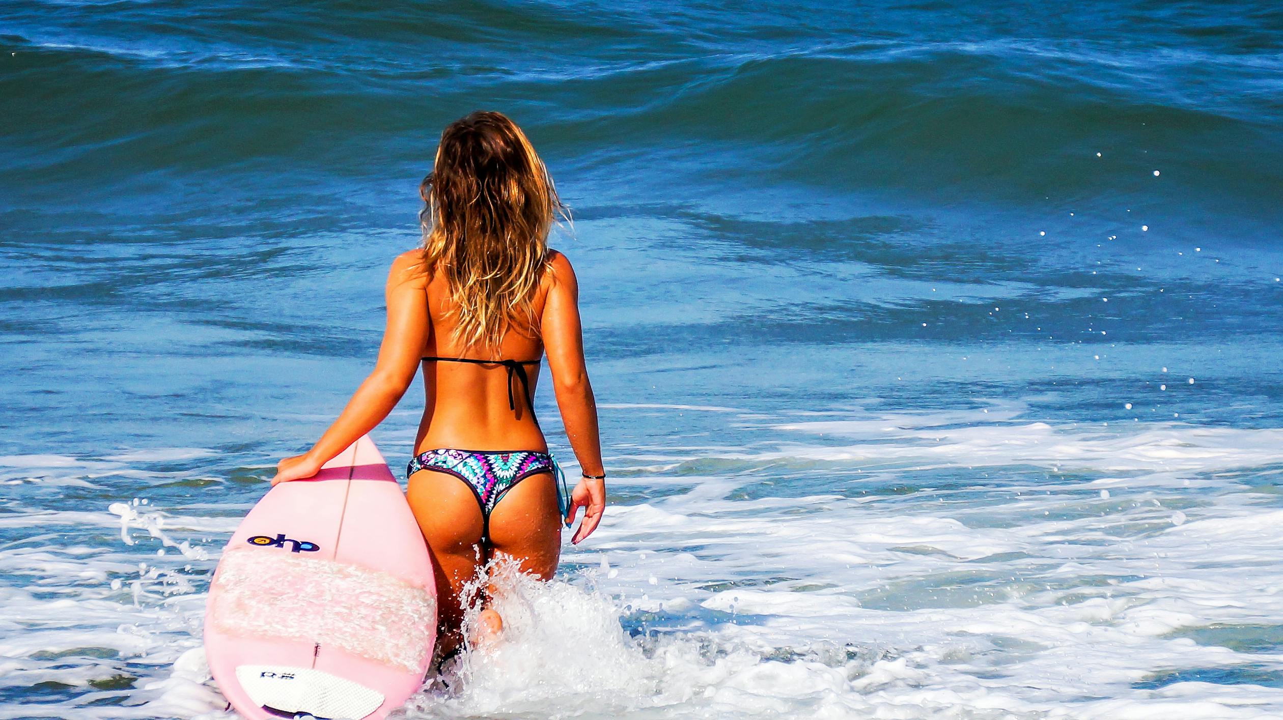 beach surfing 