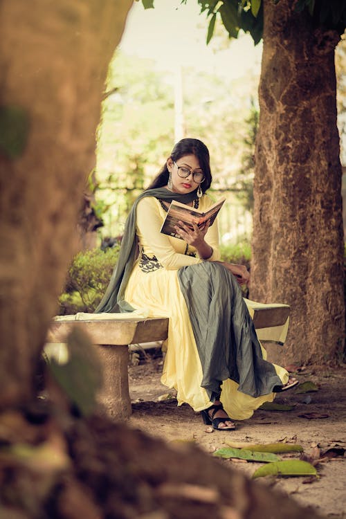 Libro De Lectura De Mujer