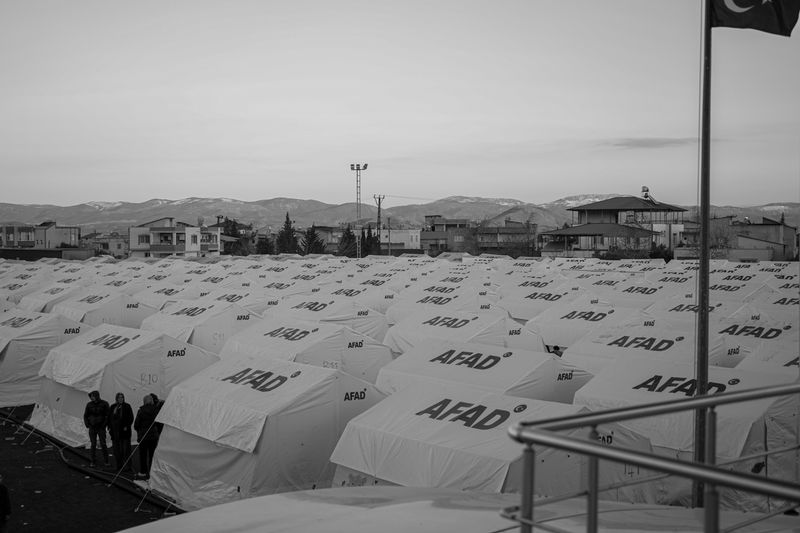 Vista aérea de carpas de ayuda humanitaria