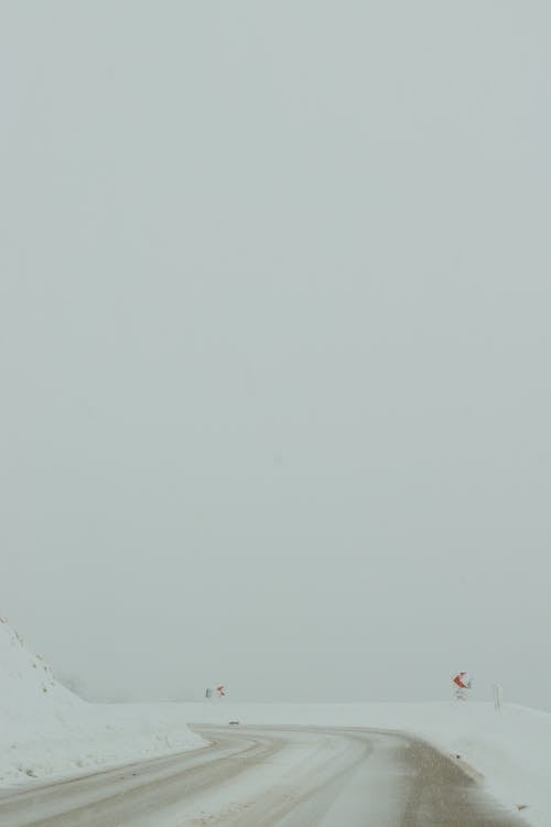 Darmowe zdjęcie z galerii z droga, lodowaty, mgła