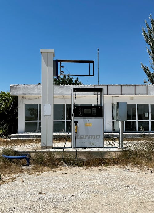 垂直拍摄, 废弃的加油站, 災害 的 免费素材图片