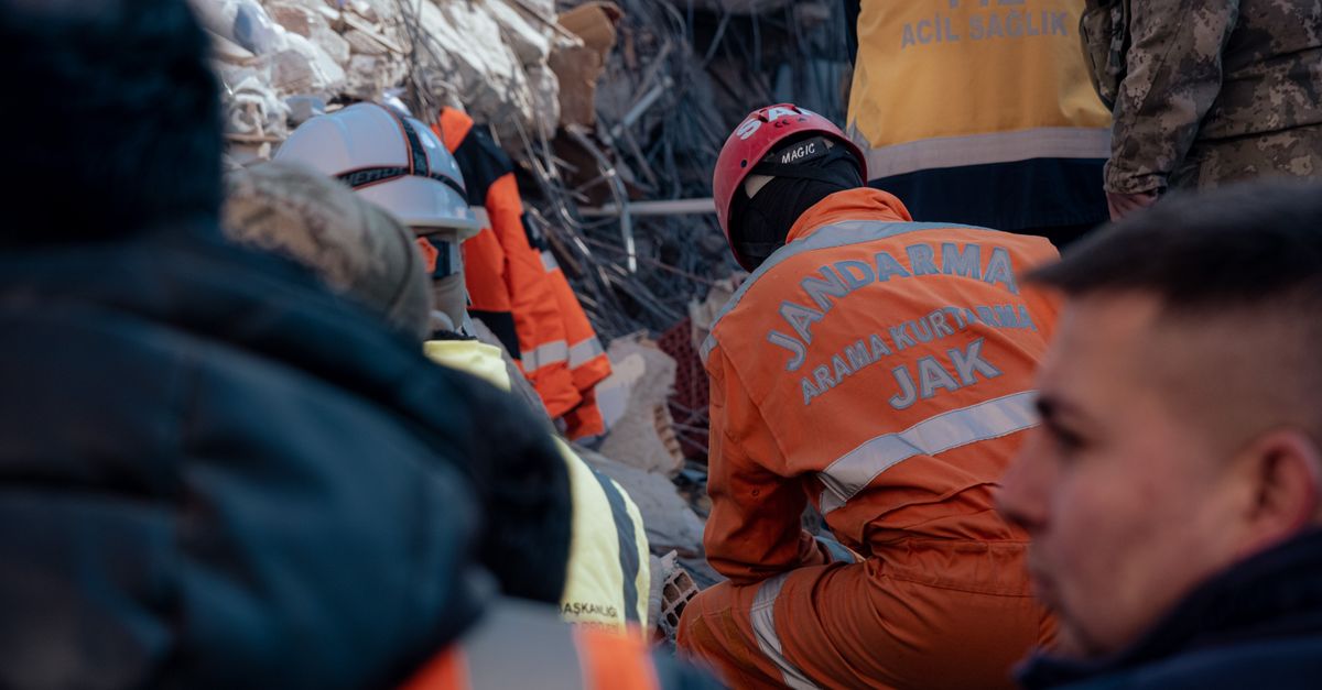 Japan Earthquake Kills 13