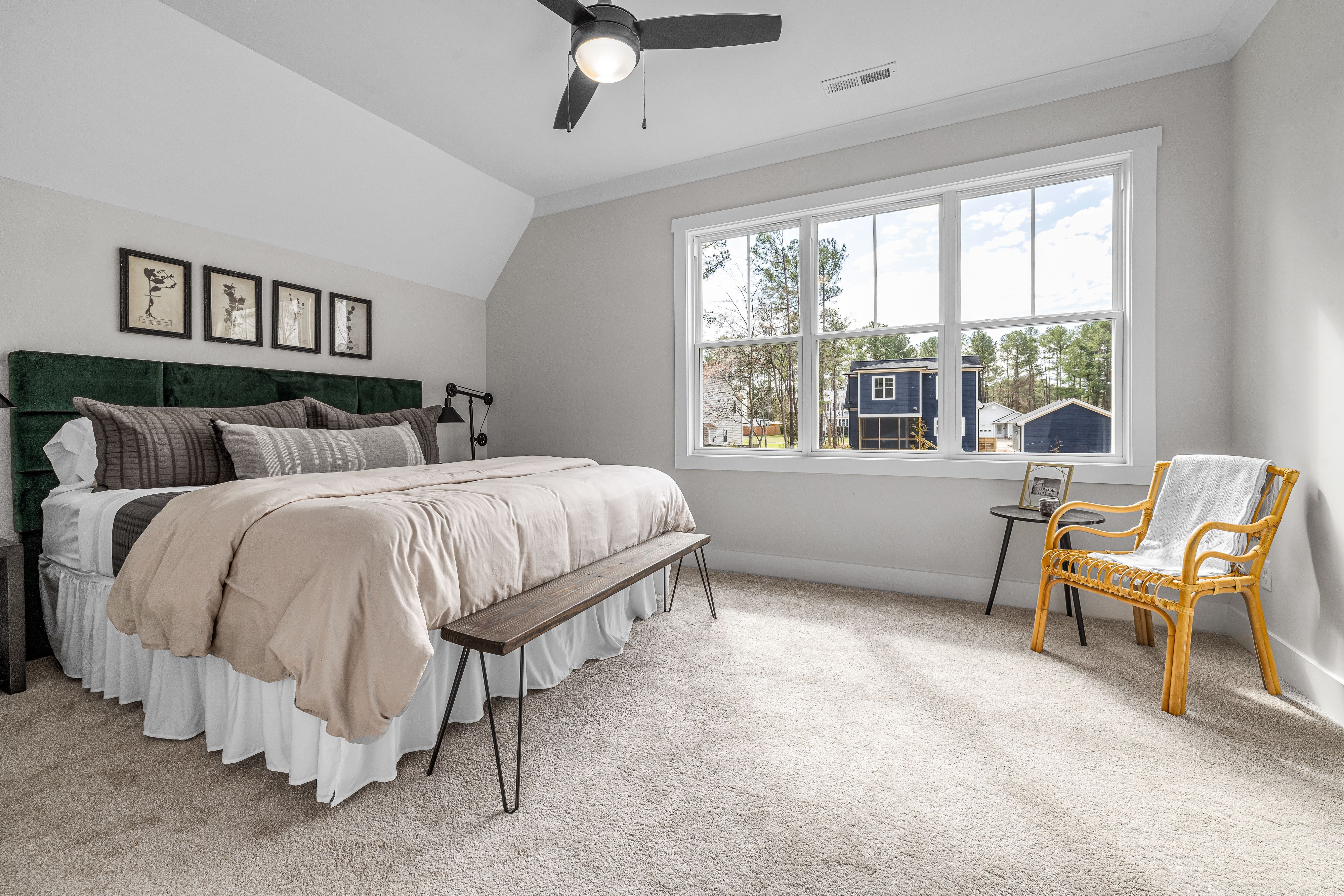 Modern Bedroom with a Large Bed · Free Stock Photo