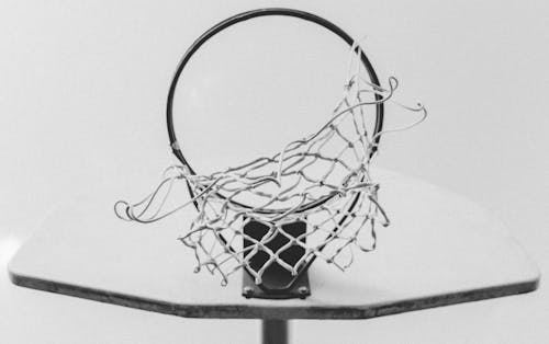 Foto d'estoc gratuïta de anell de bàsquet, anella de la cistella de bàsquet, blanc i negre