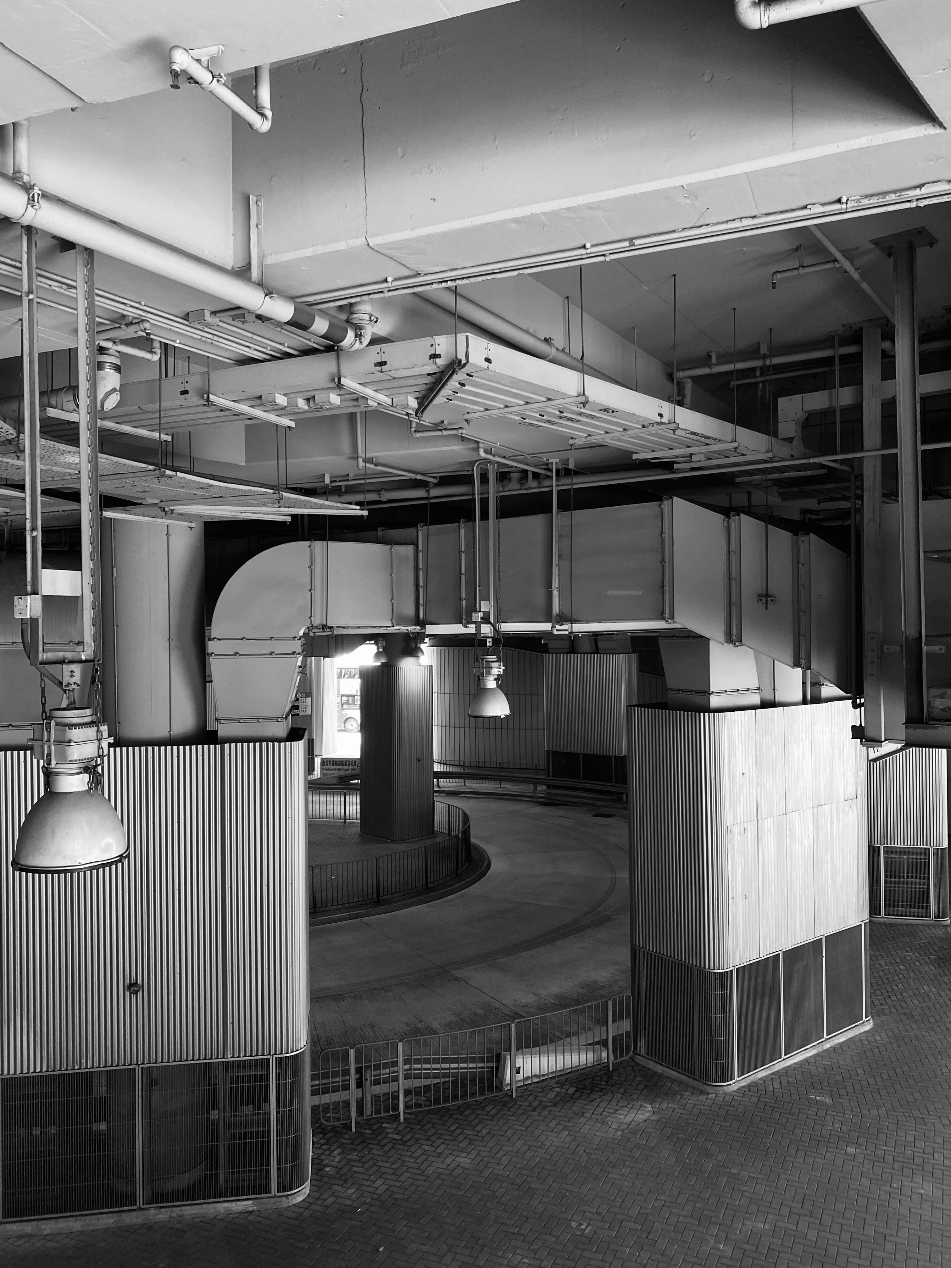 Black and White Picture of an Industrial Interior · Free Stock Photo - Black And White Industrial Interior Design Inspiration
