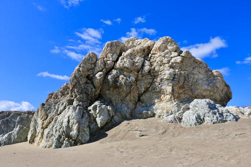 Gratis arkivbilde med bergformasjon, blå himmel, geologi