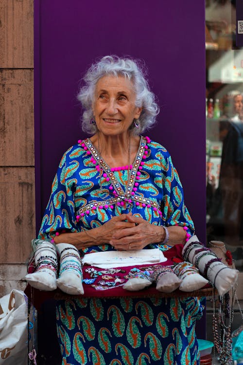 Δωρεάν στοκ φωτογραφιών με αστικός, γέρος, γυναίκα