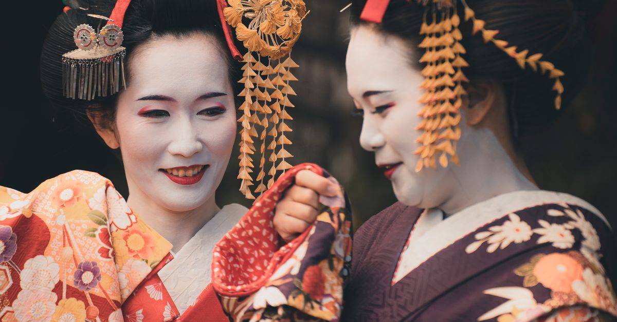Geisha How To Two Geishas Talking and Smiling · Free Stock Photo