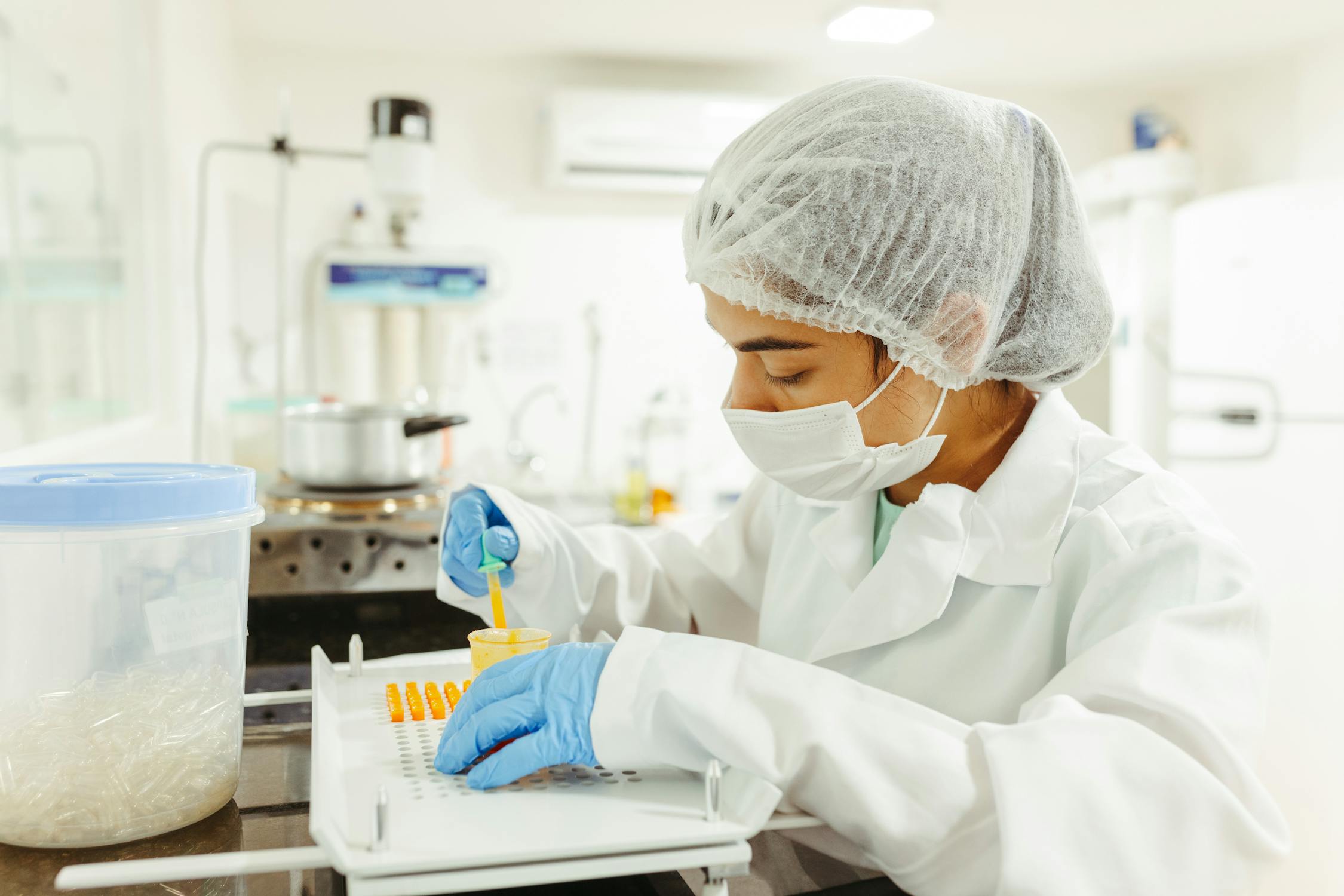 Laboratory Worker Doing Tests · Free Stock Photo