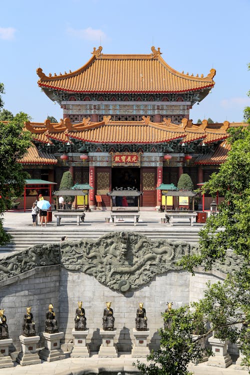 budist tapınağı, çin mimarisi, dikey atış içeren Ücretsiz stok fotoğraf