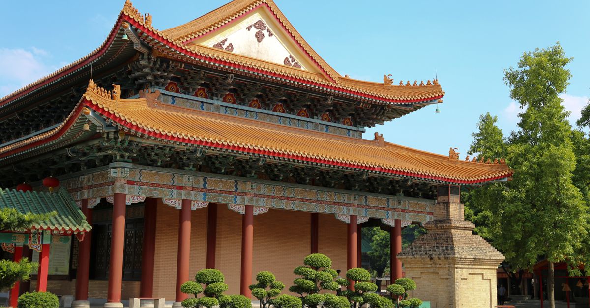Chines Build Exterior of a Traditional Chinese Building · Free Stock Photo