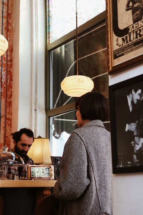 Fotos de stock gratuitas de cafetería, diseño de interiores, gente