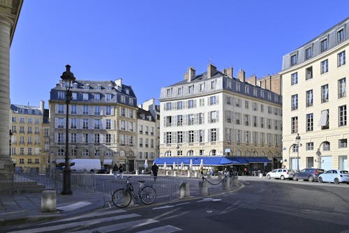 Parijs, Frankrijk, Oktober, 08   2022   Uitzicht Op Straat In De Wijk Sorbonne Met Huizen Voor Civiele Bouw