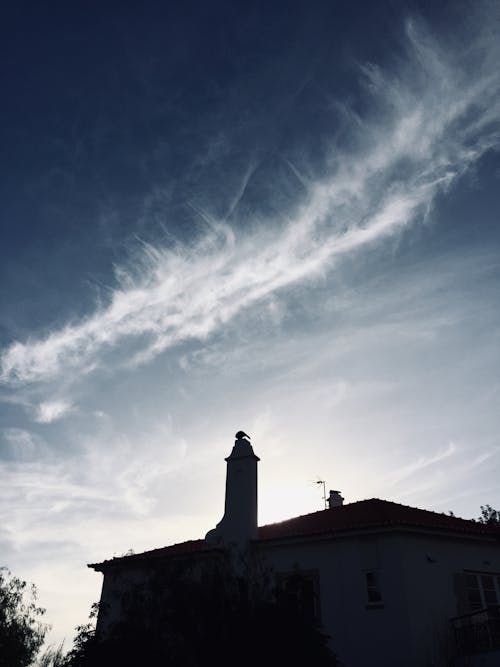 Fotos de stock gratuitas de casa, cielo azul, cielo hermoso