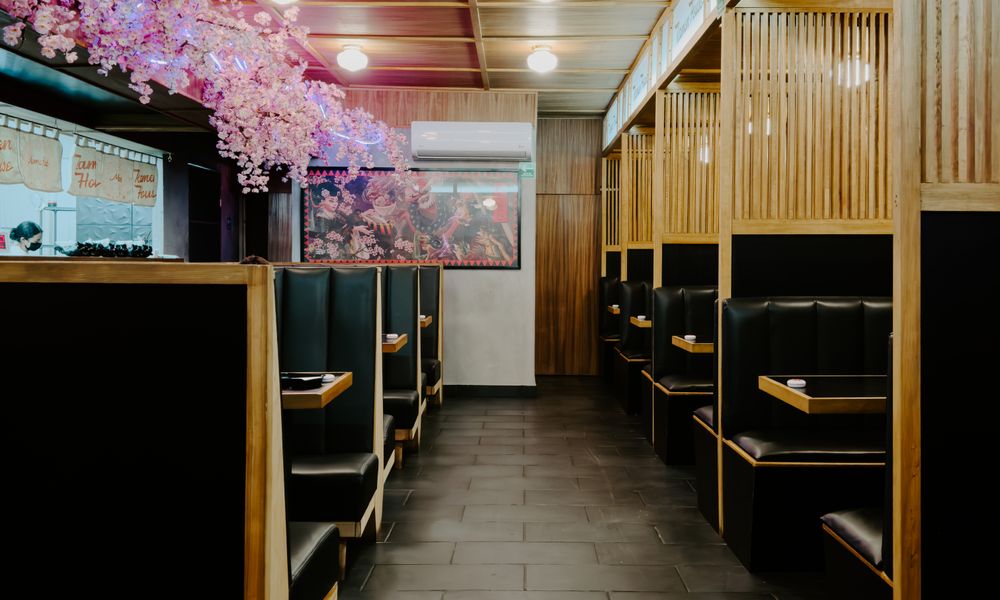 飲食店の店内