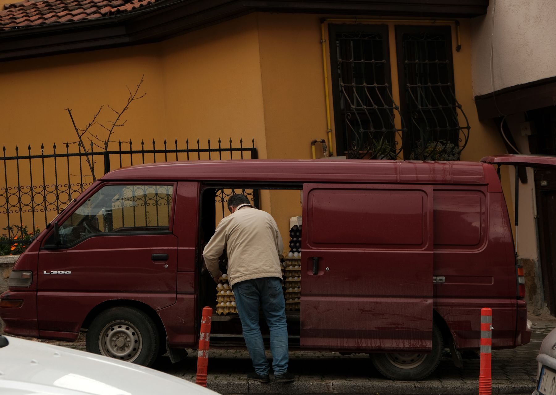Furniture wrapped and protected for man and van in Gauldry