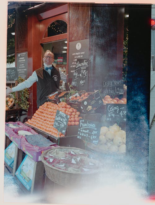 Foto profissional grátis de comerciante, comércio, display