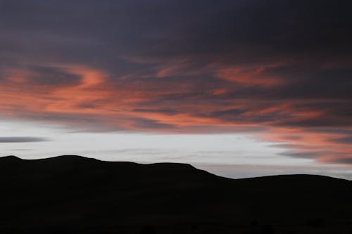 Kostnadsfri bild av himmel, kulle, moln