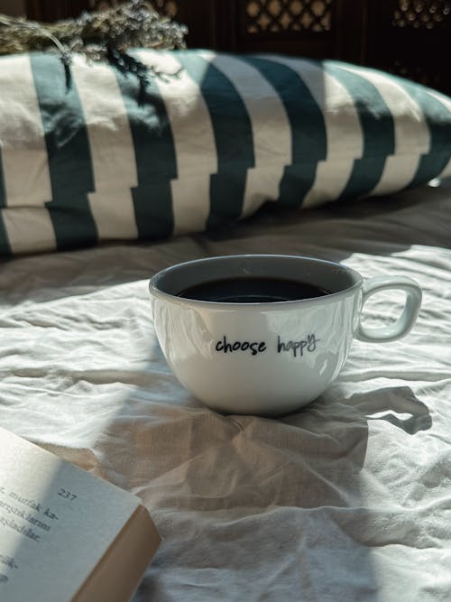 カップ, コーヒー, ベッドの無料の写真素材