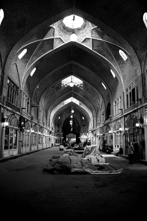 Bazaar Arch Black and White Interior of the Tabriz Grand Bazaar · Free Stock Photo