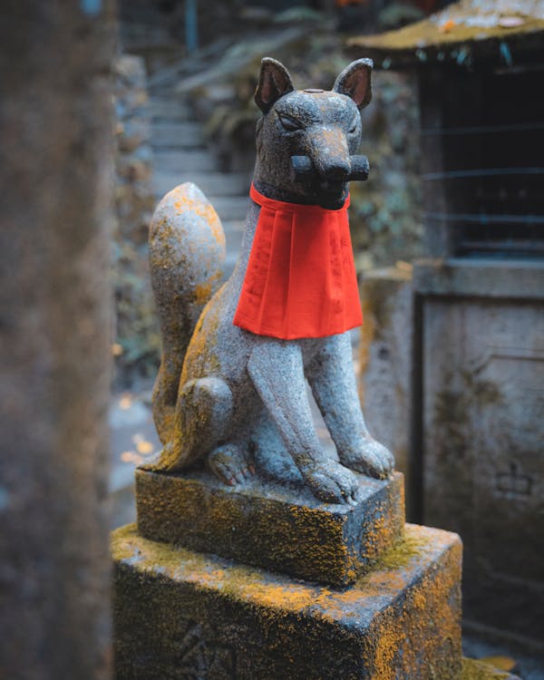 A Statue of a Fox in Fushimi Inari Shrine, Kyoto, Japan · Free Stock Photo