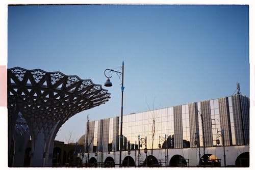 Fotos de stock gratuitas de arquitectura moderna, cielo azul, cielo limpio