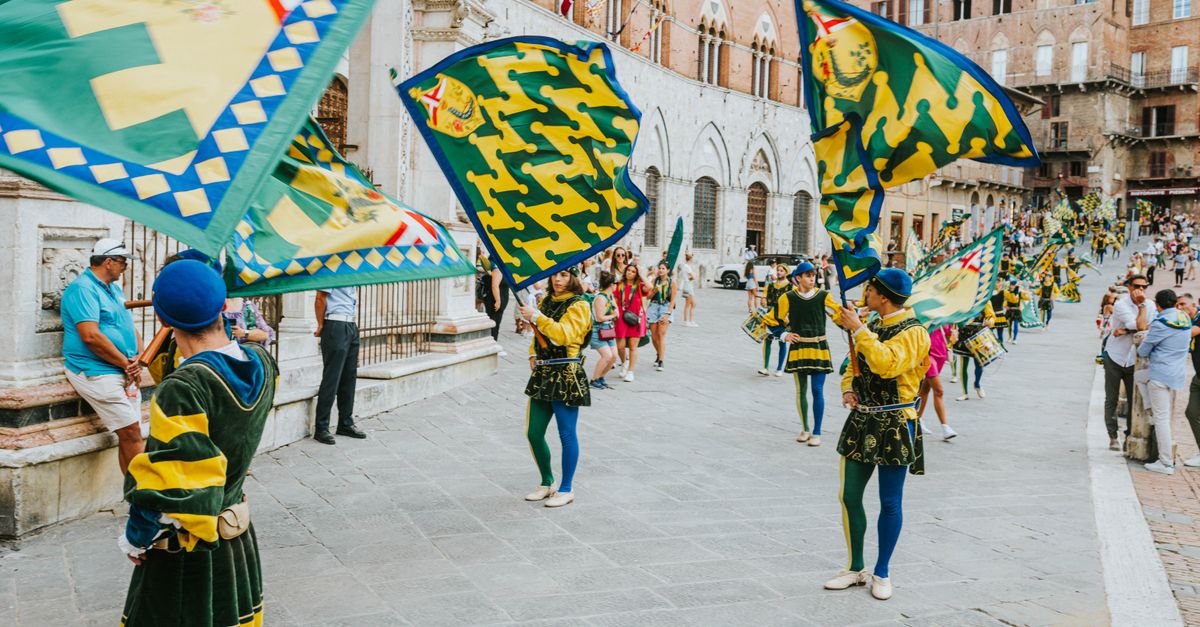 Come Scoprire le Tradizioni Locali durante un Viaggio in Città