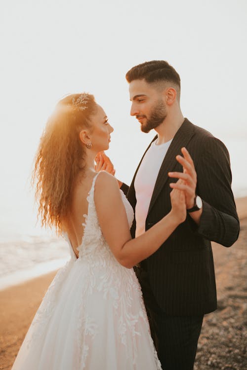 Foto profissional grátis de de pé, elegância, fotografia de casamento