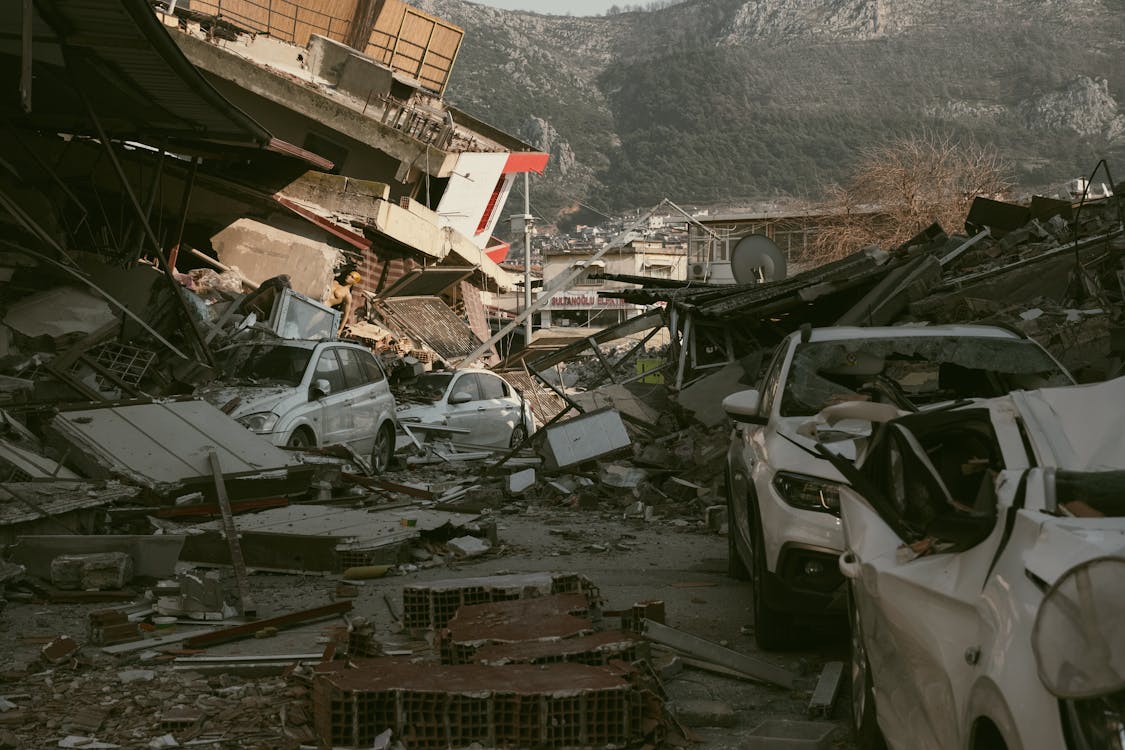Gratis stockfoto met aardbeving, auto's, beschadigde