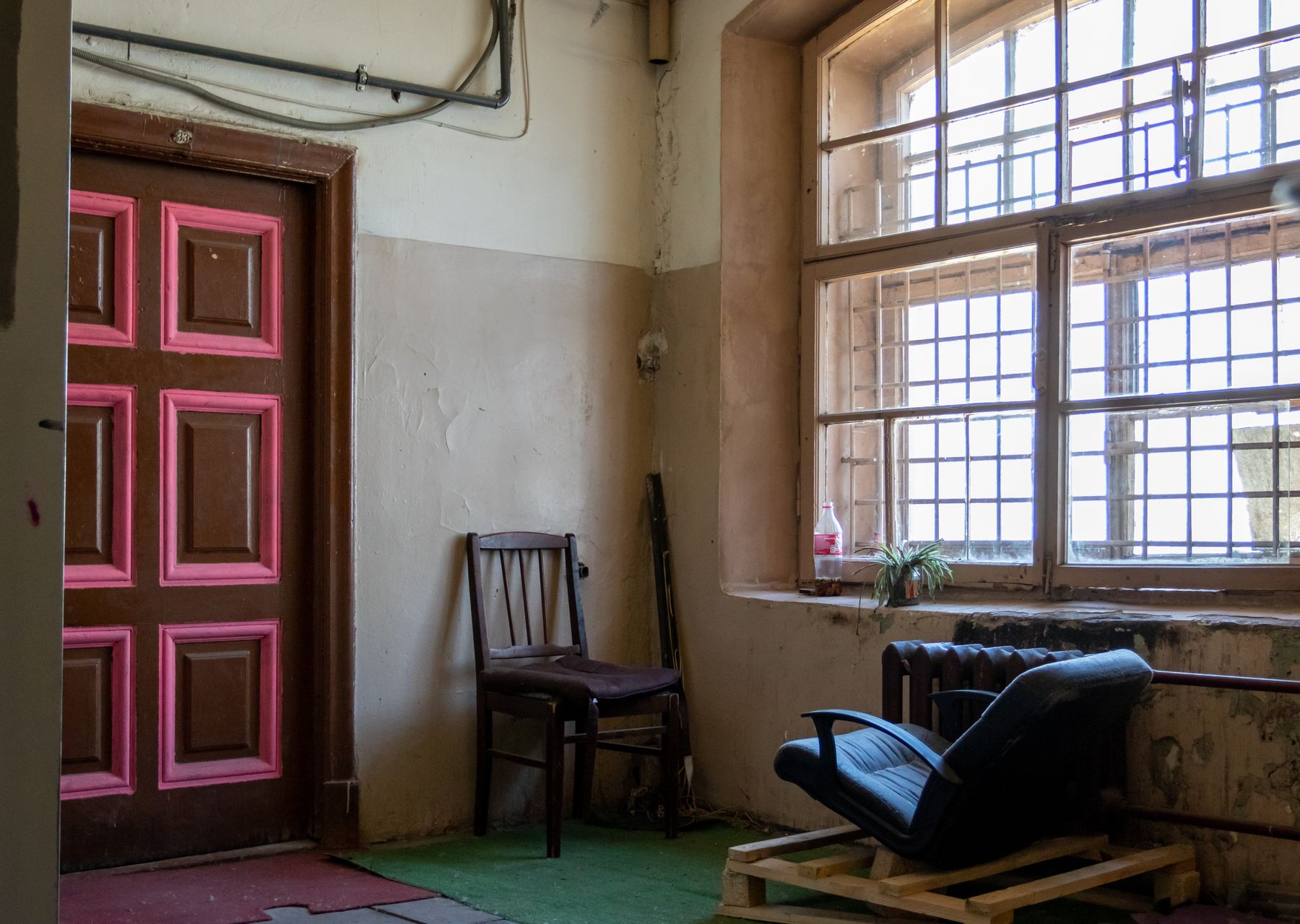 House clearance in Kings Heath — crew wrapping and loading on moving day