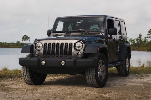 Plano de Manutenção do Jeep Wrangler TJ (4.0L Inline-Six, 1997–2006) — photo by Eduardo Valdes