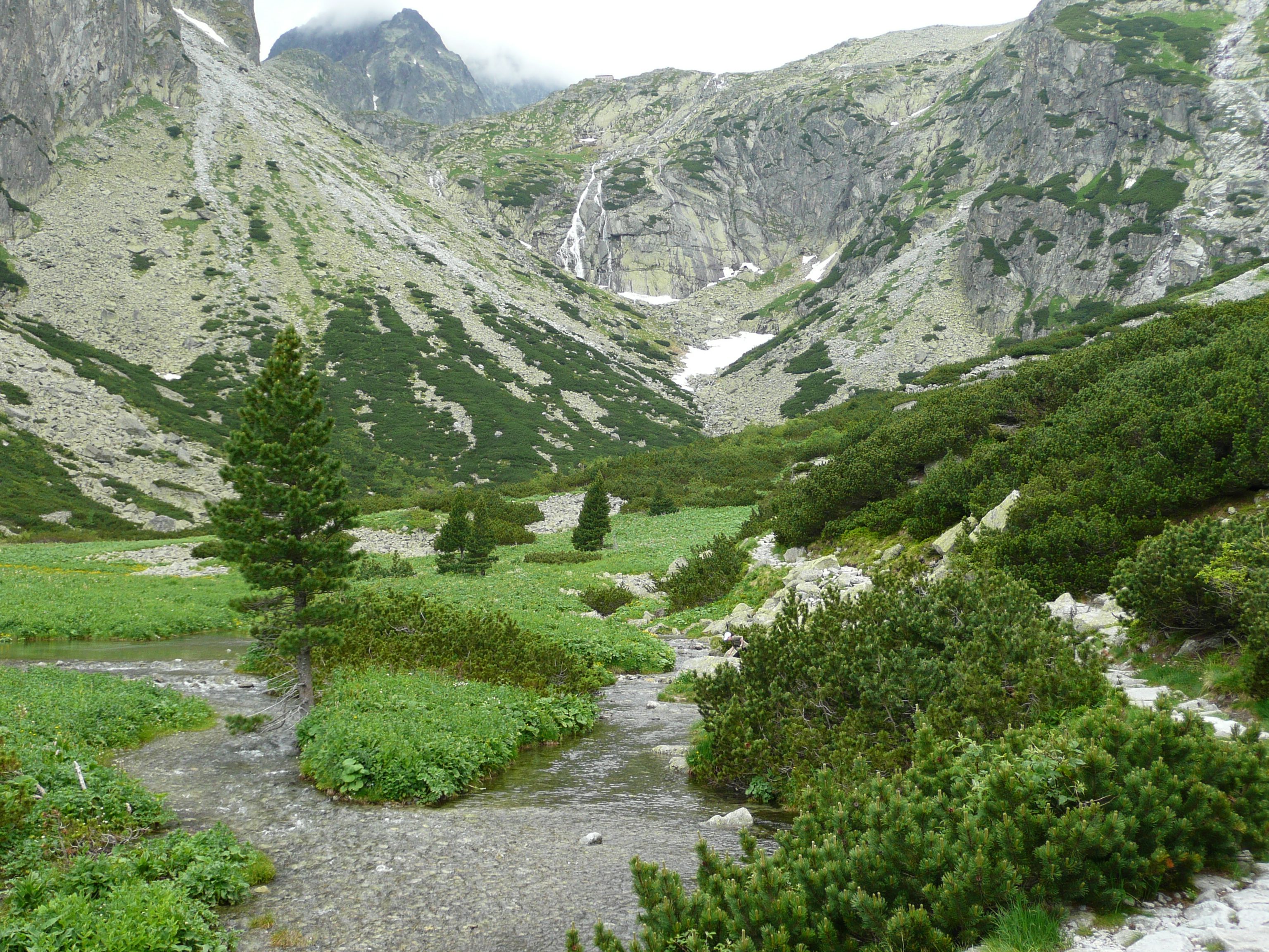 Bize Waterfall and Plateau: Combine Nature with a Picnic