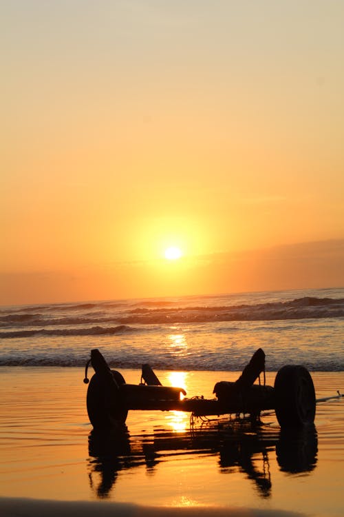 คลังภาพถ่ายฟรี ของ ชายหาด, ซิลูเอตต์, ดวงอาทิตย์