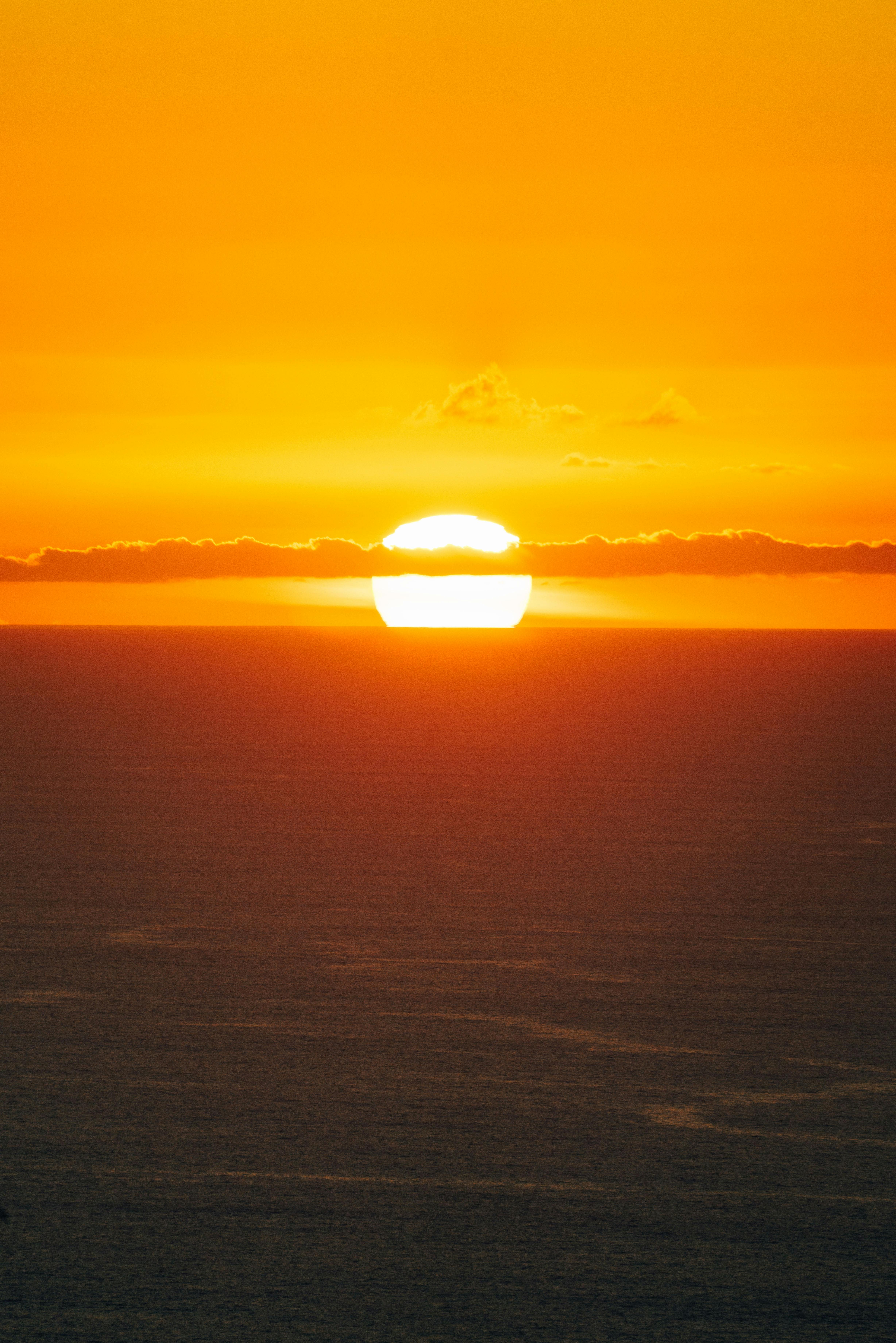 Golden Sunrise over Sea · Free Stock Photo, image size:4912x7360