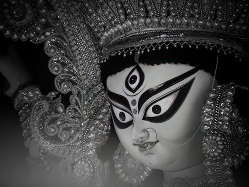 La Déesse Indienne Durga Avec 8 Bras S'assied Placé Sur Un Tigre. Banque  D'Images et Photos Libres De Droits. Image 390240